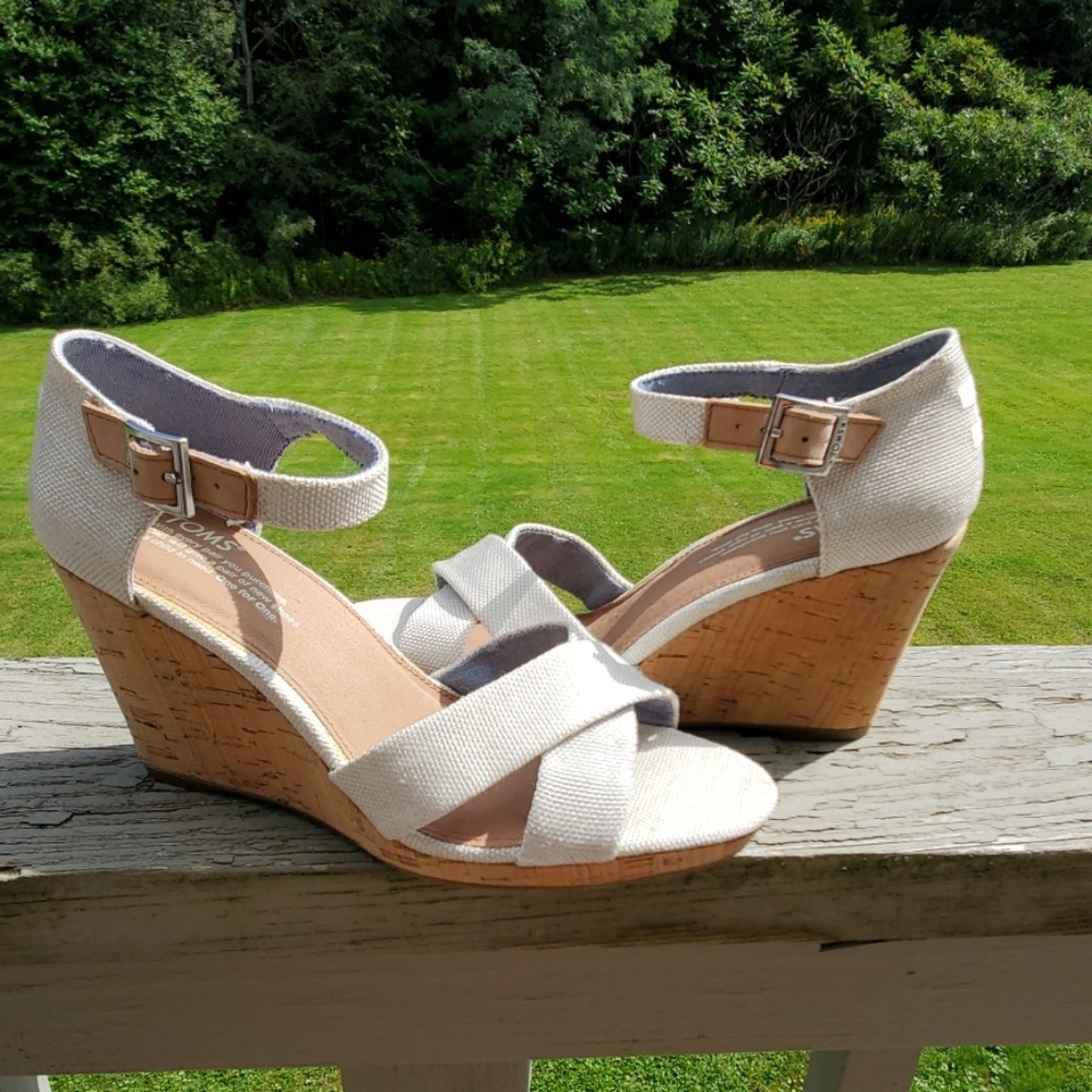Toms cream Wedges